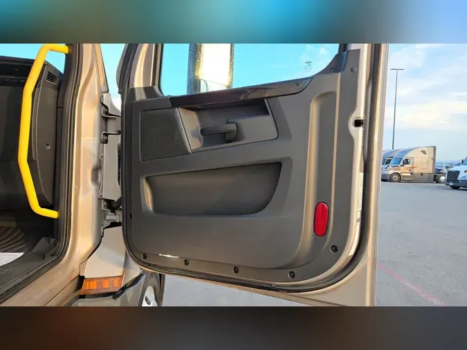 2024 Freightliner Cascadia 12631b3426f96b4058ba1555bb112af676a