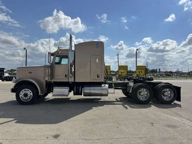 2020 Peterbilt 389