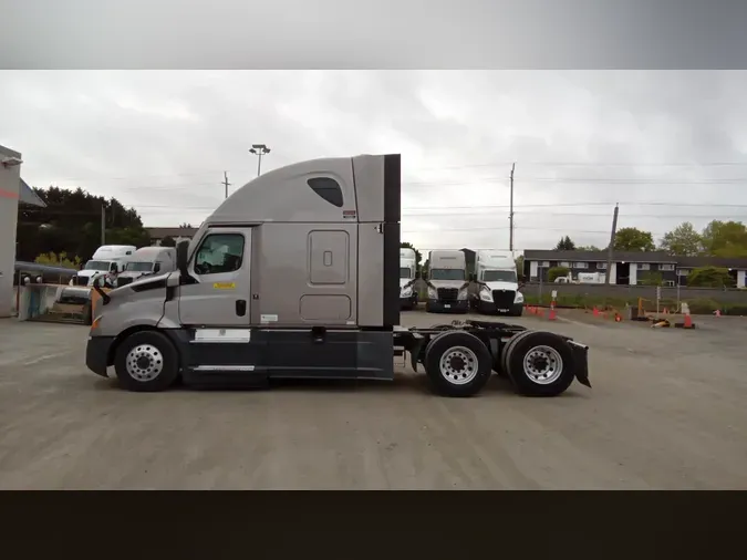 2023 Freightliner Cascadia 126