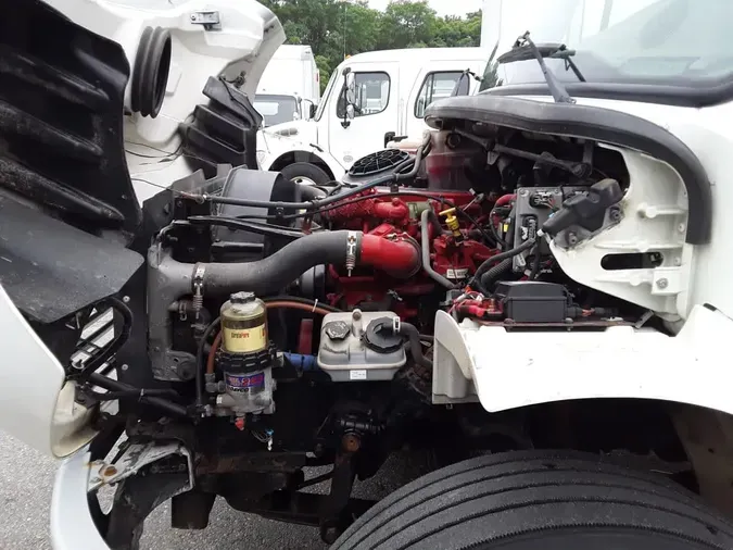 2014 FREIGHTLINER M2 106