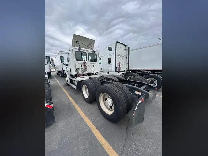 2018 FREIGHTLINER/MERCEDES CASCADIA 125