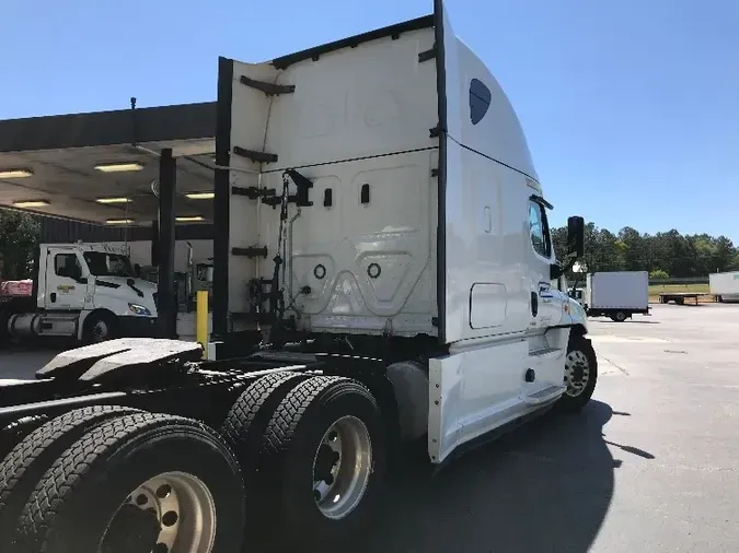 2019 Freightliner X12564ST