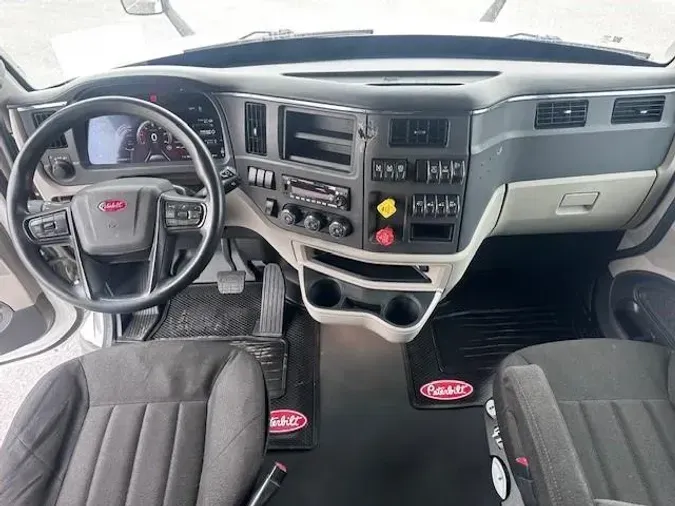 2021 Peterbilt 579