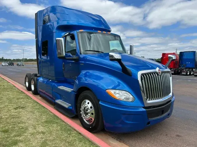 2021 INTERNATIONAL LT