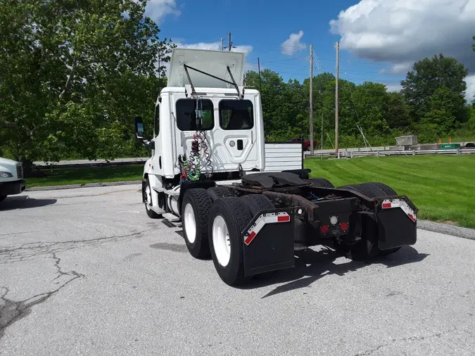 2016 FREIGHTLINER/MERCEDES CASCADIA 125