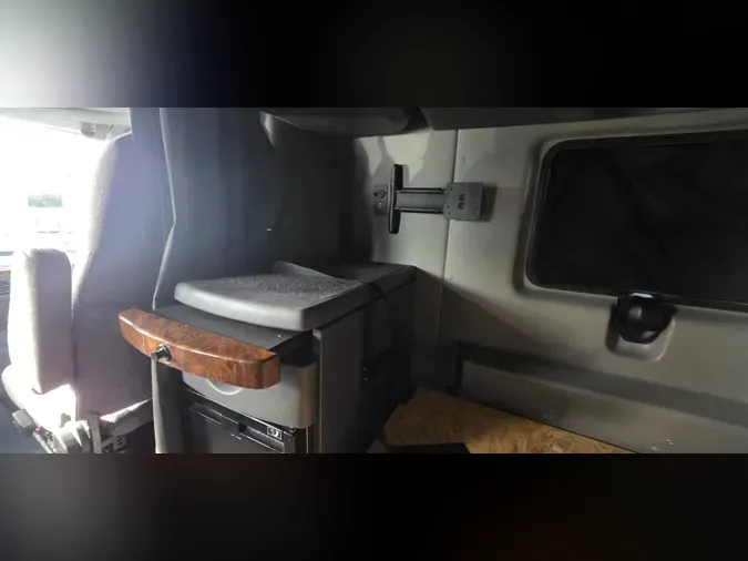 2022 International LT625