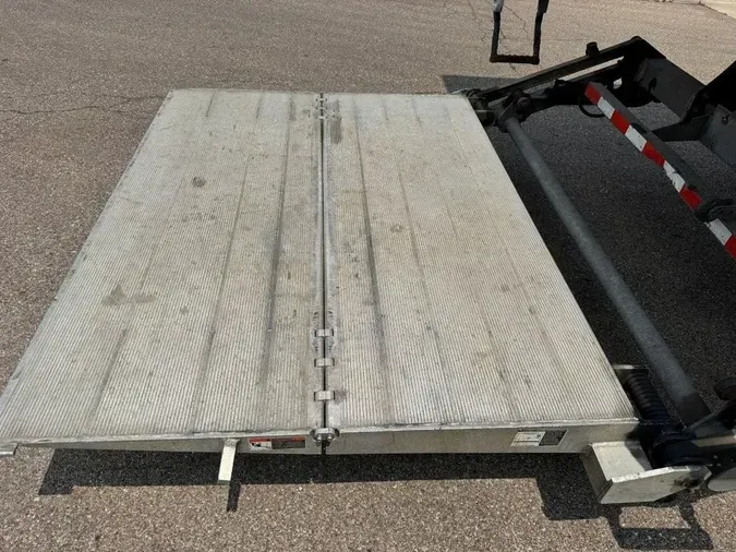 2019 Freightliner Business Class M2 106