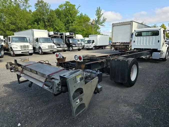 2019 FREIGHTLINER/MERCEDES M2 106