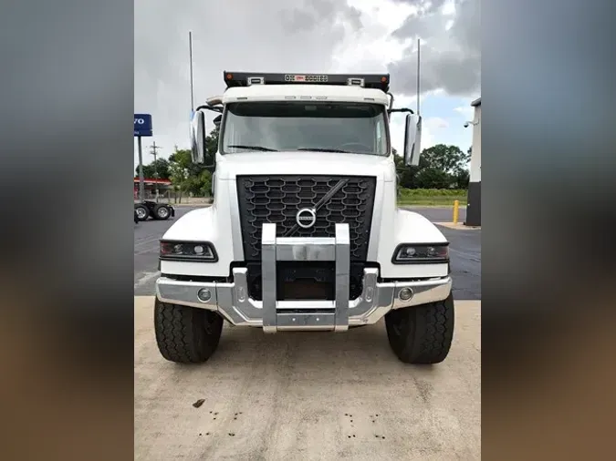 2024 VOLVO VHD84F300