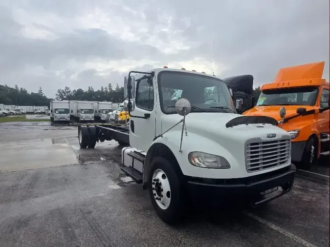 2021 FREIGHTLINER M2 106