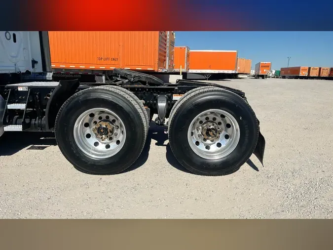 2020 Freightliner Cascadia 126