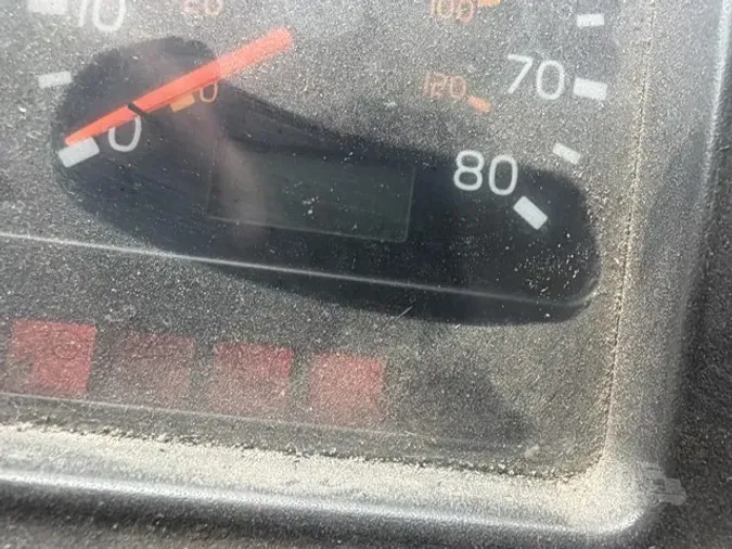 1998 VOLVO VNM64T200