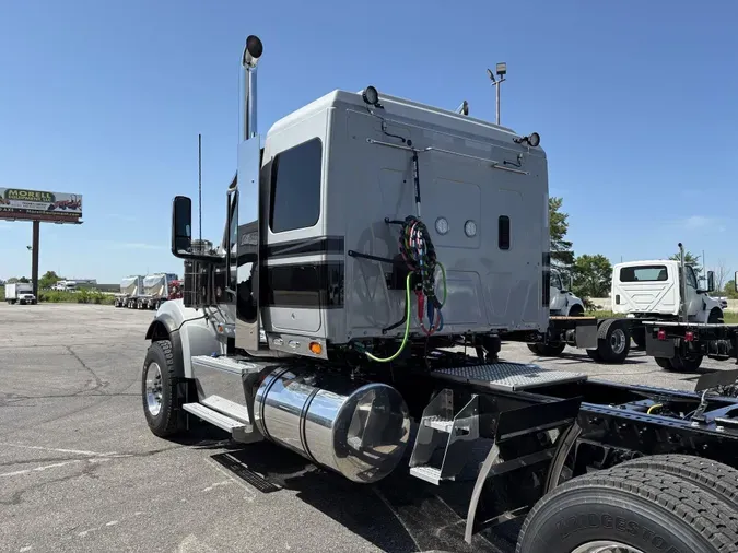 2027 International HX520 SLEEPER31d1331638ba3cc51a9aff396976ff34