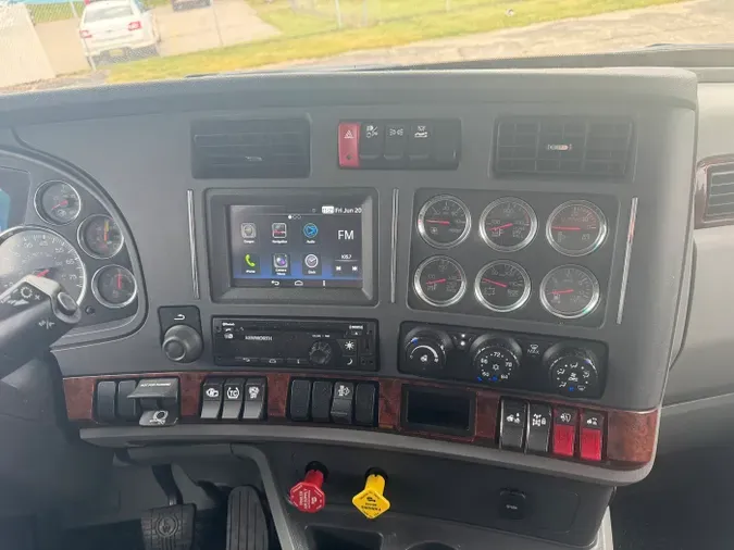 2022 Kenworth T680