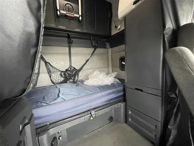 2022 FREIGHTLINER CA126