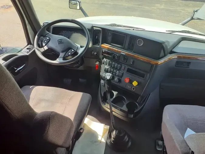 2019 NAVISTAR INTERNATIONAL LT625 SLPR CAB