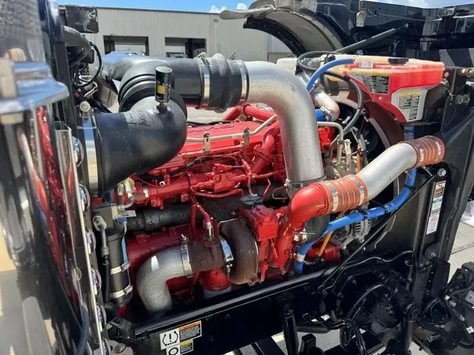 2024 Peterbilt 389