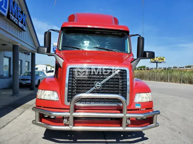 2017 VOLVO VNM64T630