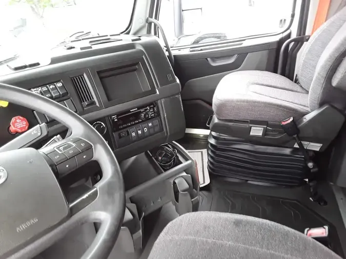 2020 VOLVO VNL64T-760
