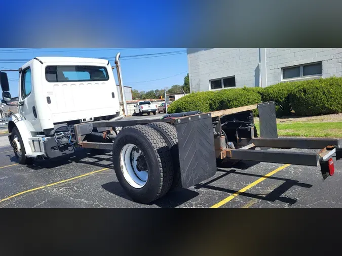 2016 FREIGHTLINER/MERCEDES M2 106