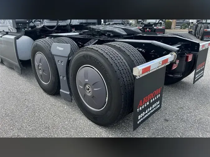 2022 INTERNATIONAL LT