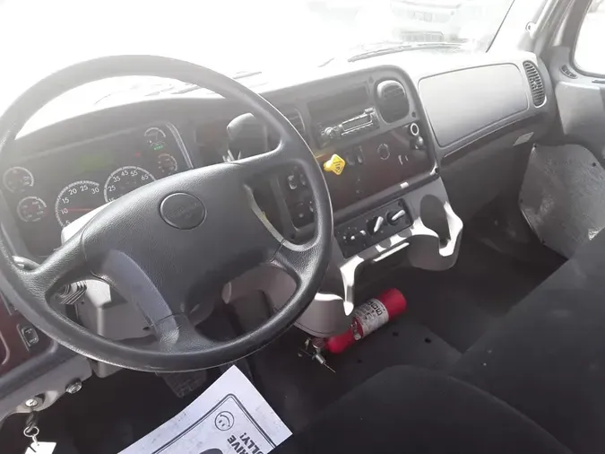 2017 FREIGHTLINER M2 106