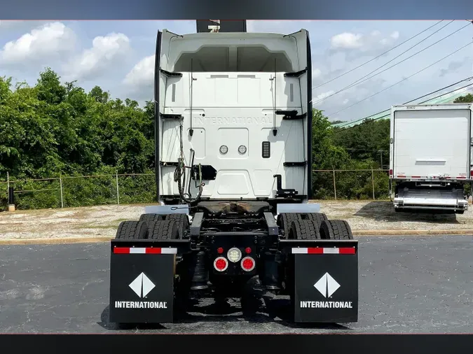 2022 INT LT625 6x4