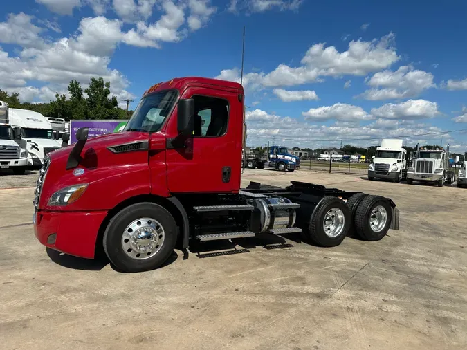 2020 FREIGHTLINER CASCADIA 116