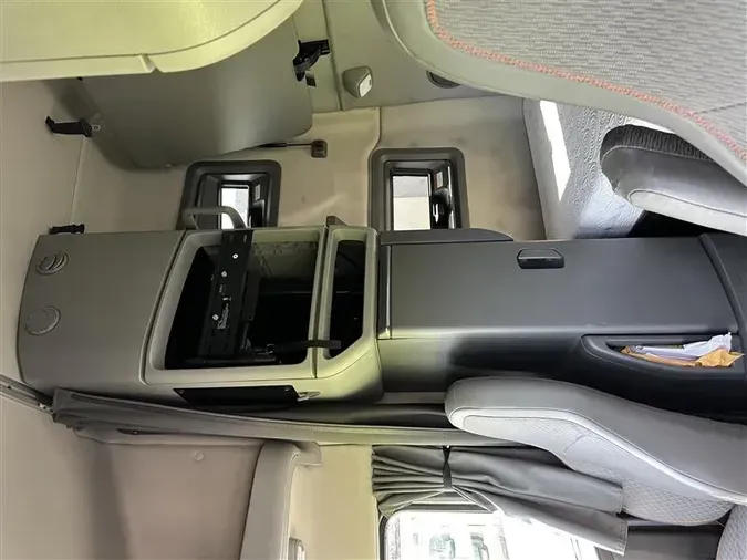 2022 VOLVO VNL760