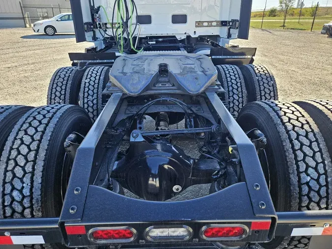 2026 VOLVO VNL64T860