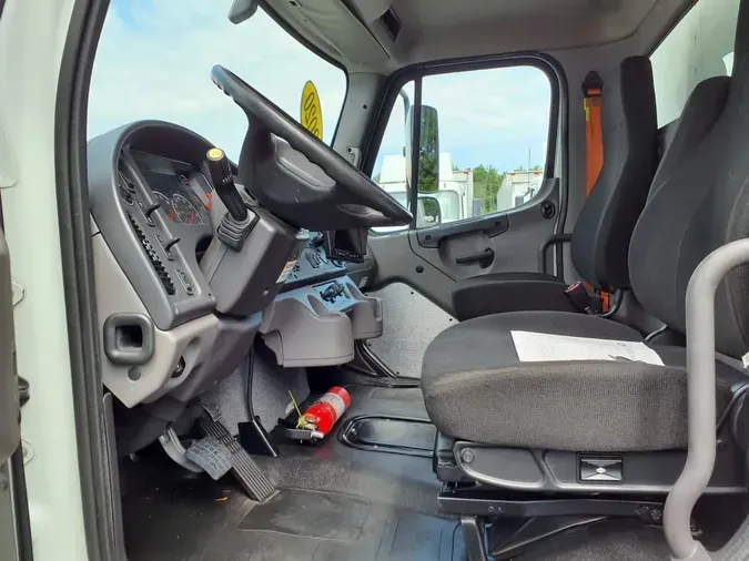 2020 FREIGHTLINER M2 106