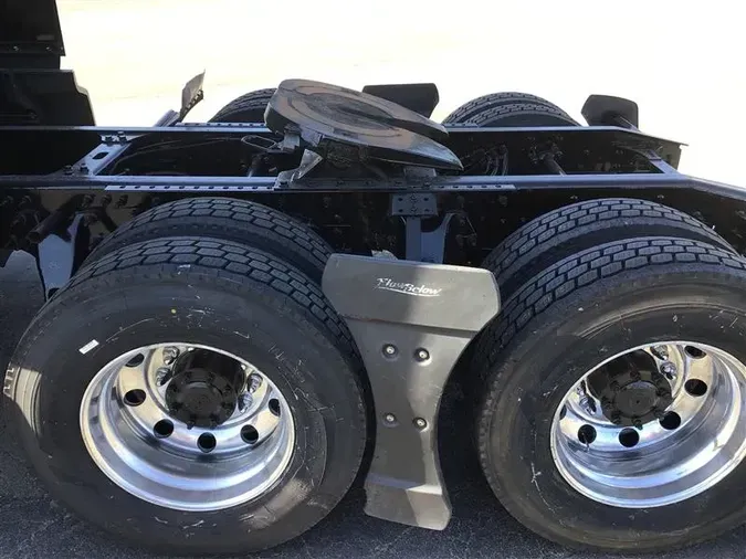2021 INTERNATIONAL LT625