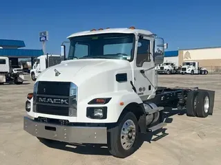 2025 MACK MD64