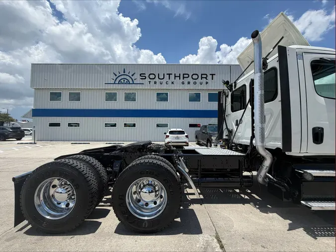 2022 Freightliner Cascadia 126