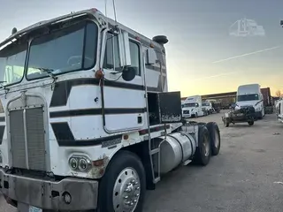 1982 KENWORTH K100