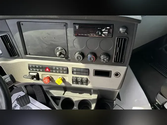 2020 FREIGHTLINER CA126