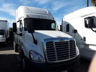 2016 Freightliner CASCADIA 125