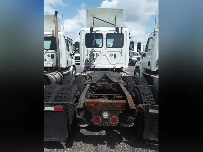 2018 FREIGHTLINER/MERCEDES CASCADIA 125