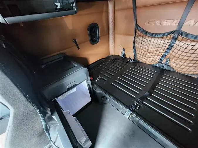 2022 FREIGHTLINER CASCADIA