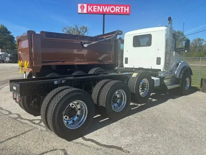 2025 Kenworth T880