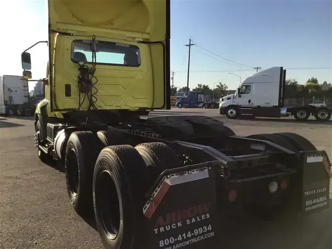 2018 INTERNATIONAL RH613