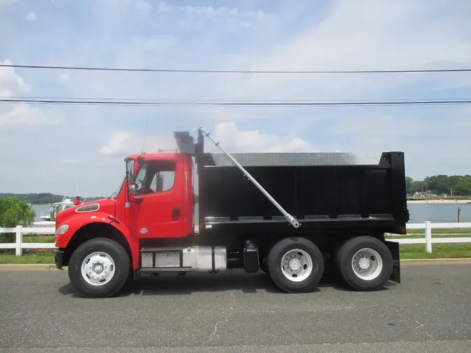 2015 FREIGHTLINER M2