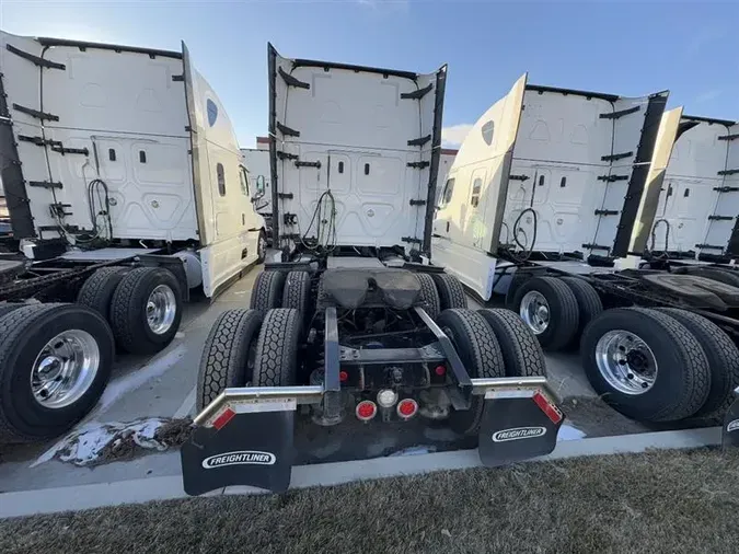 2022 FREIGHTLINER CA126