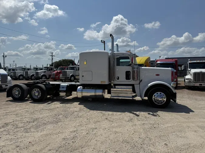 2023 Peterbilt 389