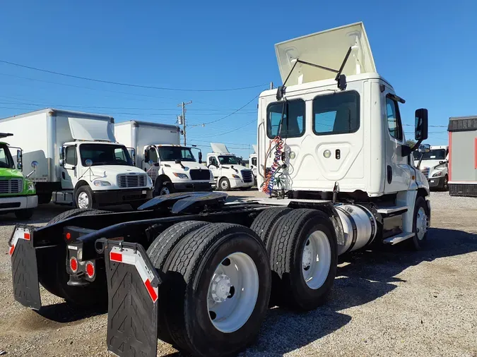 2018 FREIGHTLINER/MERCEDES CASCADIA 125