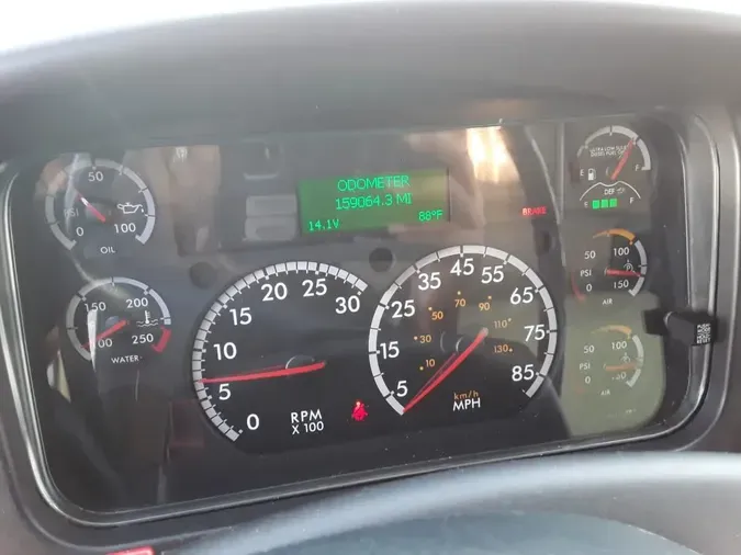 2018 FREIGHTLINER M2 106
