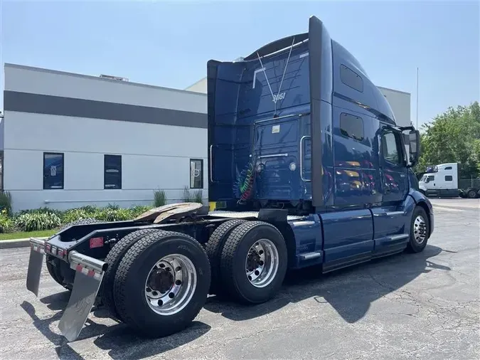 2021 VOLVO VNL760