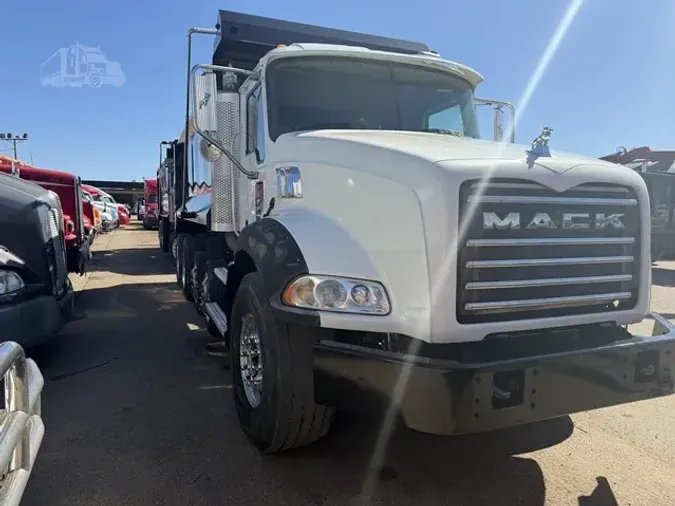 2009 MACK GRANITE GU813