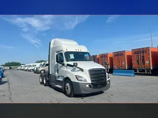 2020 Freightliner Cascadia 126