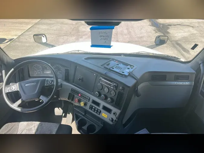 2021 Freightliner Cascadia 1263215e752c9292c52d32898812d1c49b9